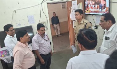 NEWS: जनरल आब्‍जर्वर सिद्दीकी ने किया नीमच में मीडिया सेन्‍टर व एमसीएमसी कक्ष का निरीक्षण, दिए आवश्यक दिशा-निर्देश, पढ़े खबर