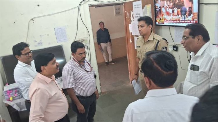 NEWS: जनरल आब्जर्वर सिद्दीकी ने किया नीमच में मीडिया सेन्टर व एमसीएमसी कक्ष का निरीक्षण, दिए आवश्यक दिशा-निर्देश, पढ़े खबर