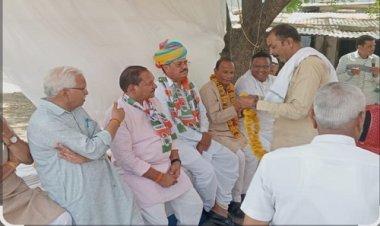 BIG NEWS: राजस्थान के पूर्व कैबिनेट मंत्री का जावद विधानसभा में तूफानी जनसंपर्क, उदयलाल आंजना बोले- पुलिसिया लूटपाट और भ्रष्टाचार से मुक्ति चाहते हो, तो दिलीप गुर्जर को जीताओं, इंडिया गठबंधन पर अनिल चौरसिया ने कहीं ये बात, पढ़े खबर