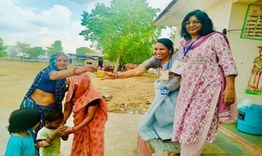 NEWS : पी.जी. कॉलेज की रासेयो ईकाई के स्वयं सेवकों ने गोदग्राम चम्पी में मतदाताओं को पिलाया केरी पानी व छाछ, की ये अपील भी, पढ़े खबर