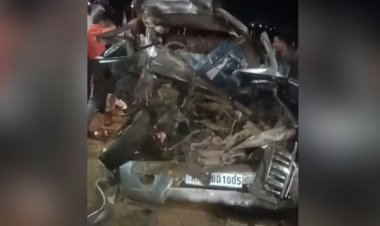 BIG NEWS : MP के इस शहर में देर रात भीषण सड़क हादसा, हाईवे पर डंपर में घुसी कार, आठ लोगों की दर्दनाक मौत, एक घायल, पुलिस की जांच शुरू, खंगाले जा रहें CCTV...! पढ़े खबर