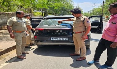 BIG NEWS : नीमच के चौराहों पर खाकी अलर्ट, बच्चों को रोका, सीधे माता-पिता से की बात, कुछ यूं दी समझाइश, फिर लापरवाहों पर कसा शिकंजा, पुलिस ने बनाएं ताबड़तोड़ चालान, पढ़े संयुक्त कार्यवाही से जुड़ी ये खबर