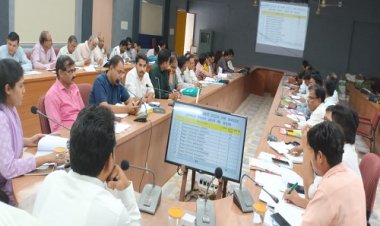 NEWS : जिला पंचायत सभाकक्ष में विशेष बैठक, CEO ने की पंचायत एवं ग्रामीण विकास विभाग की समीक्षा, अधिकारियों को दिए निर्देश, अब इन समस्याओं का जल्द होगा निराकरण, पढ़े खबर