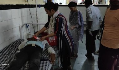 OMG ! सिंगोली क्षेत्र में सड़क हादसा, टकराने के बाद गिरे बाइक सवार, अचानक काल बनकर आया ट्रेक्टर, और रौंद दिया सभी को, महिला की दर्दनाक मौत, तो मासूम बच्चे सहित इनकी हालत गंभीर, पढ़े आजाद नीलगर की खबर