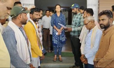 NEWS : नारेबाजी करते हुए जिला कलेक्टोरेट पहुंचे गौ सेवक, इन पर गाली-गलौच और मारपीट का आरोप, साथ में ये बड़ी मांग भी, सौंपा ज्ञापन, पढ़े खबर