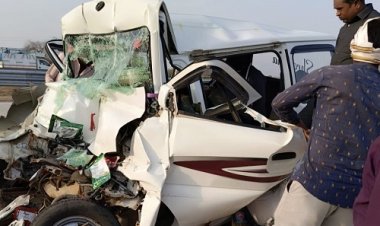 OMG ! सड़क दुर्घटना में दो सगे भाइयों की मौत, हादसा 600 किलोमीटर दूर, और मनासा के इस गांव में मची चीख-पुकार, पूरे गांव में मातम, कार काटकर निकाले शव, रौंगटे खड़े कर देगी ये घटना...! पढ़े खबर