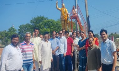 NEWS : भारत विकास परिषद ने मनाई वीर सावरकर की जन्म जयंती, पहले प्रतिमा पर किया माल्यार्पण, फिर बलिदान को किया याद, पढ़े खबर