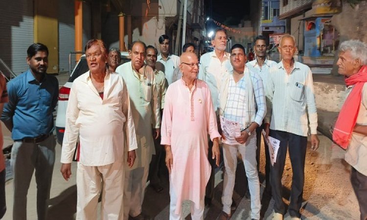 NEWS : रतनगढ़ में कांग्रेस कार्यकर्ताओं ने किया जनसंपर्क, आमजनता तक पहुचाएं घोषणा पत्र, 13 मई को ये बटन दबाने की अपील, पढ़े खबर