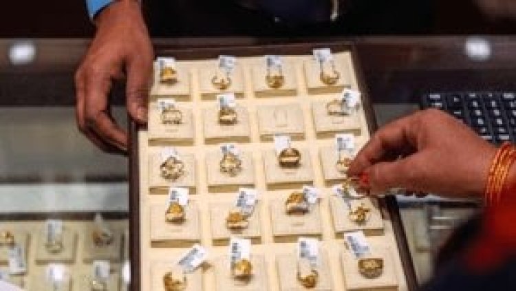 GOLD-SILVER PRICE TODAY : सोने के भाव बढ़े, तो चांदी में भी आया उछाल, अगर आप भी जा रहे हैं खरीदने, तो जान लें आज के ताजा रेट, क्लिक करें और देखें 