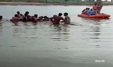BIG BREAKING : MP के इस जिले में बड़ा हादसा, यात्रियों से भरी नाव नदी में डूबी, सात लोगों के शव निकले, इतनों की अब भी तलाश, पुलिस और रेस्क्यू टीम मौके पर, पढ़े खबर