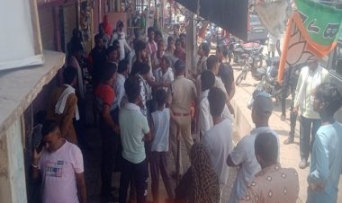 BIG NEWS : रतनगढ़ थाना क्षेत्र में बड़ा घटनाक्रम, पुलिस को देख भगाई पिकअप, फिर हुआ हादसा, और एक व्यक्ति की मौत, मृतक के परिजनों में आक्रोश, अधिकारी मौके पर, क्या मामला तस्करी से जुड़ा...! पढ़े खबर