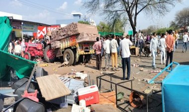 BIG BREAKING : हर्कियाखाल फंटे पर भीषण सड़क हादसा, टायर फटने के बाद दुकानों में घुसा ट्रैक्टर, ज्यूस पीती महिला नीचे दबी, हालत गंभीर, मची अफरा-तफरी, पढ़े खबर