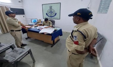 NEWS : देर रात भानपुरा थाने पहुंचे SDOP धाकड़, रिकॉर्ड रजिस्टर और मालखाना किया चैक, तो गश्त पार्टी को दिए ये निर्देश, पढ़े खबर