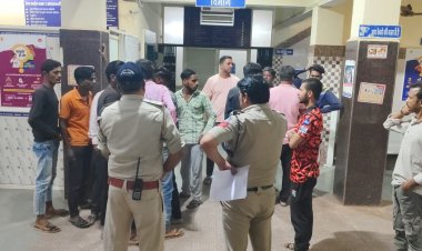 BIG BREAKING : मामूली कहासुनी के बाद विवाद, युवक पर धारदार हथियार से हमला, घायल को लाए जिला अस्पताल, घटना नीमच के इस क्षेत्र की, बघाना पुलिस भी मौके पर, पढ़े खबर 