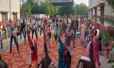 NEWS : नीमच के उत्कृष्ट विद्यालय में काउंट डाउन का आयोजन संपन्न, सामंजस्य एवं शांति के लिए किया योग, पढ़े खबर