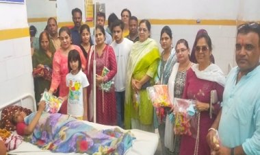 NEWS : आराध्या वेलफेयर सोसायटी ने किया बेटियों को जन्म देने वाली माताओं का सम्मान, एडवोकेट मीनू लालवानी ने कहां- बेटों का उत्सव मनाओं, पर बेटियों को भी बचाओं, पढ़े खबर