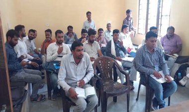 NEWS : अनुविभागीय अधिकारी ने ली पटवारियों की बैठक, समय सीमा में कार्य करने के निर्देश, पढ़े आजाद नीलगर की खबर