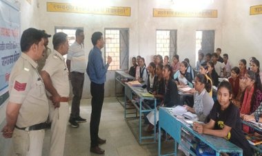 BIG NEWS : नए कानून के प्रति जागरूकता के प्रयास, स्कूल व कॉलेजों में पहुंचे पुलिस अधिकारी, इन विशेष कार्यक्रमों का हुआ आयोजन, विद्यार्थियों को दी कई अहम जानकारियां, पढ़े खबर