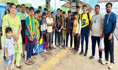 NEWS : नीमच जिला फुटबाल संघ अंडर 17 टीम का फाइनल में प्रवेश, नीमच पहुंचने पर इन्होंने किया सम्मान, पढ़े खबर