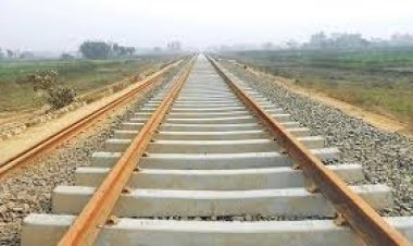 BIG NEWS : हाथ पर लिखा जय माता दी, तो इस कलर के पहने कपड़े, रेलवे ट्रैक पर मिली अज्ञात व्यक्ति की लाश, बघाना पुलिस की जांच शुरू, अगर आपकों भी है कोई जानकारी, तो इन नंबरों पर करें संपर्क, पढ़े खबर