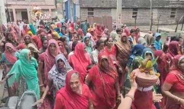 NEWS : श्री संकट मोचन हनुमान मंदिर पर स्वर्ण कलश स्थापना, ग्राम देवरी-खवासा में उमड़े सैकड़ों भक्त, कलश यात्रा से आयोजन की शुरुवात, दो दिनों तक विभिन्न आयोजन भी, पढ़े मनीष जोलान्या की खबर