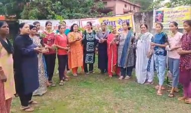 NEWS : एक पेड़ मां के नाम अभियान, सिंधु सेना महिला संगठन ने लगाएं पौधे, जिलाध्यक्ष लक्ष्मी प्रेमाणी बोली- पेड़ पर्यावरण का एक अनिवार्य हिस्सा, पढ़े खबर