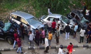 BIG REPORT : राजस्थान में मौत बनकर हाइवे पर दौड़ा ट्रेलर, मचा हाहाकार, घंटों तक ट्रैफिक जाम, 12 से ज्यादा वाहन आए चपेट में, रौंगटे खड़े कर देगा ये हादसा...! पढ़े खबर