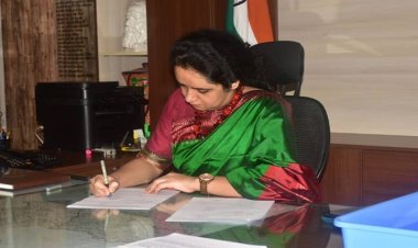 NEWS : मंदसौर की नवीन कलेक्टर श्रीमती गर्ग ने किया पदभार ग्रहण, जिले की बागडोर ली अपने हाथों में, पढ़े खबर