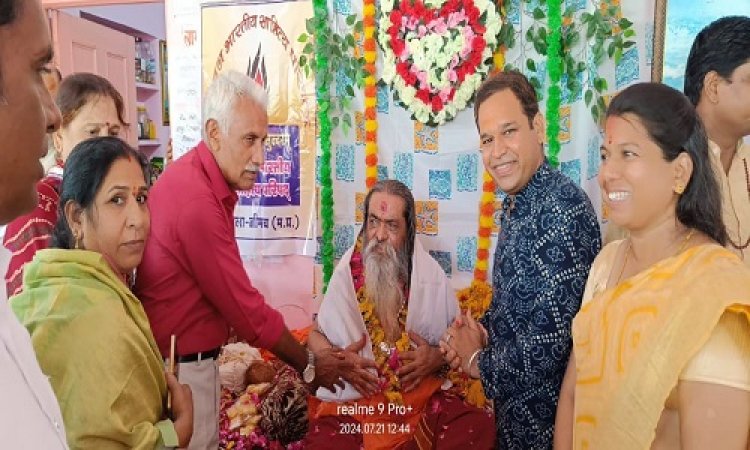 NEWS : गुरु महिमा के गान के साथ साहित्य परिषद की विचार व कवि गोष्ठी सम्पन्न, भारत में गुरु परम्परा को किया रेखांकित, पढ़े खबर