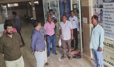 NEWS : जिला कलेक्टर के निर्देश पर मनासा में प्रशासन की बड़ी कार्यवाही, बेसमेंट में मौजूद क्लिनिक को किया सील, अवकाश के बाद भी ऐसे लिया एक्शन, पढ़े मनीष जोलान्या की खबर