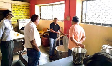 NEWS : डिप्‍टी कलेक्‍टर ने किया सफाई व्‍यवस्‍था और अस्‍थायी अतिक्रमण का औचक निरीक्षण, व्यवस्था सुधारने के निर्देश, आखिर क्यों रोका जाएगा लापरवाह कर्मचारियों का वेतन, पढ़े खबर