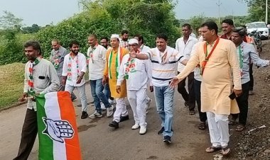 NEWS : जिला कांग्रेस के निर्देशन में पदयात्रा कार्यक्रम सम्पन्न, अनिल चौरसिया बोले- राजीव गांधी ने भारत में संचार क्रांति और पंचायती राज किया लागू, पढ़े खबर