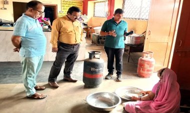 NEWS : व्यवस्थाएं होगी दुरुस्त, डिप्‍टी कलेक्‍टर ने संभाला मोर्चा, फव्‍वारा चौक से प्रायवेट बस स्‍टेंड तक किया निरीक्षण, सफाई और अस्‍थाई अतिक्रमण का लिया जायजा, दिए ये निर्देश, पढ़े खबर