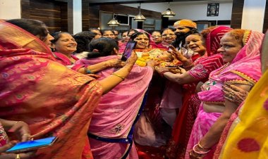 NEWS : महिलाओं ने मनाया श्री कृष्ण जन्माष्टमी महोत्सव, लड्डू गोपाल को झुलाया, एक से बढ़कर एक भजनों की प्रस्तुति, पढ़े खबर