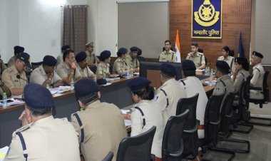 BIG NEWS : कंट्रोल रूम पर अपराध समीक्षा बैठक, राजपत्रित अधिकारी, थाना और चौकी प्रभारी हुए शामिल,  पुलिस कप्तान अभिषेक आनंद ने दिए ये निर्देश, पढ़े खबर