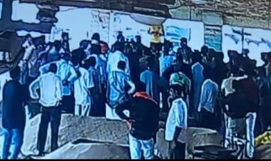 BIG NEWS : आड़त प्रथा से नीलामी, नीमच मंडी में व्यापारी हुए आमने-सामने, छिड़ा जमकर विवाद, फिर अधिकारी पहुंचे मौके पर, ऐसे मामला हुआ शांत, पढ़े खबर