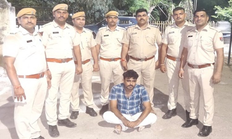 NEWS : लक्जरी कार में स्मगलिंग का भंडाफोड़, काले सोने की बड़ी खैप जप्त, एक आरोपी भी गिरफ्तार, स्कीम देख पुलिस भी हैरान, पढ़े खबर