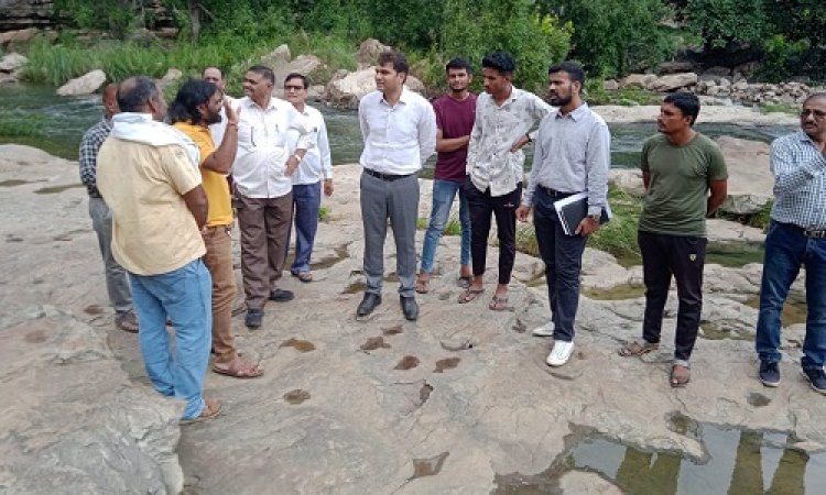 NEWS : मनासा SDM सहित प्रशासनिक अधिकारी पहुंचे झरनेश्वर महादेव, निरीक्षण किया, और दिए आवश्यक निर्देश, पढ़े मनीष जोलान्या की खबर