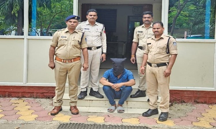 NEWS : पिपलियामंडी जहरीली शराब कांड मामला, YD नगर और नई आबादी थाना पुलिस को मिली सफलता, 10 हजार का इनामी आरोपी गिरफ्तार, हथियार भी जप्त, पढ़े खबर