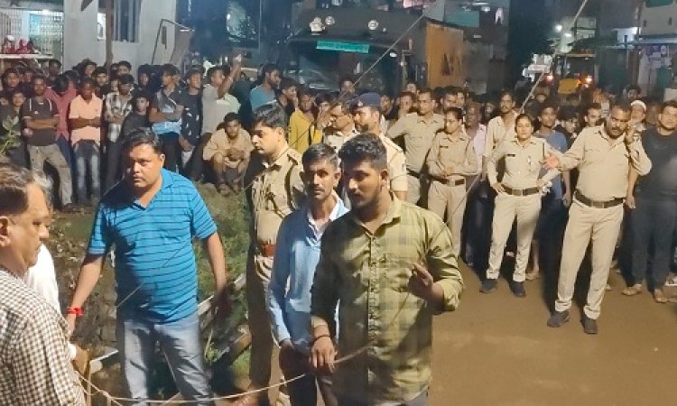 BIG BREAKING : मूसलाधार बारिश के बाद नीमच में बड़ा हादसा, इस पुलियां से पानी में बहा बालक, पुलिस अधिकारी और NDRF की टीम मौके पर, इलाके में अफरा-तफरी का माहौल, मौके पर लोगों की भीड़, पढ़े पवनराव शिंदे की ये खबर