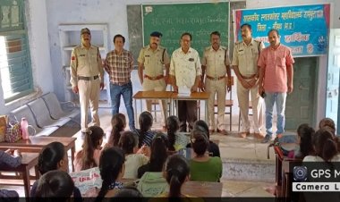NEWS : रामपुरा महाविद्यालय में पुलिस का महिला सुरक्षा व्याख्यान, बालिकाओं को दी अहम जानकारियां, आपातकालीन सुविधाओं से भी कराया अवगत, पढ़े रुपेश सारू की खबर
