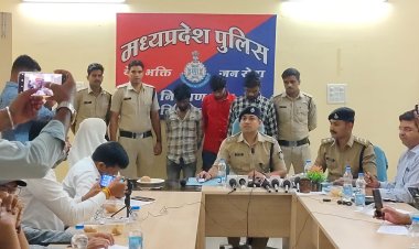 BIG BREAKING : मनासा पुलिस को मिली बड़ी सफलता, अन्तर्राज्जीय वाहन चोर गिरोह का पर्दाफाश, 13 लाख रुपए की 15 से ज्यादा बाइक जप्त, नीमच जिले के चार आरोपी गिरफ्तार, अब इनकी तलाश, पढ़े खबर