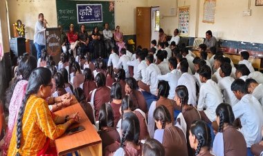 NEWS : शासकीय बालक उमावि क्रमांक- 2 में संस्‍था कृति ने मनाया हिंदी दिवस, विषय पर डाला प्रकाश, एडीएम लक्ष्‍मी गामड़ ने कहां- हिंदी हमारी राष्‍ट्र भाषा, इसका महत्‍व भी बहुत अधिक, पढ़े खबर