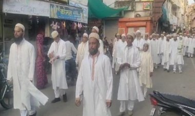 NEWS : ईद मिलाद उन नबी, मनासा में बोहरा समाज ने निकाला चल समारोह, नगरवासियों ने जगह-जगह किया स्वागत, पढ़े मनीष जोलान्या की खबर