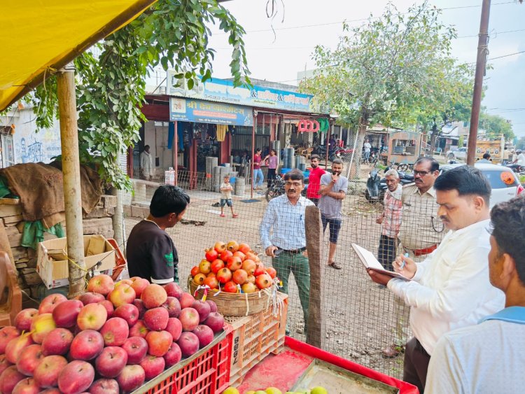 NEWS- सिंगोली तहसीलदार पहुँचे नगर मे,हटवाया फुटपाथ से अवैध अतिक्रमण, साथ दी ये सख्त  चेतावनी, पढ़े आजाद नीलगर की खबर