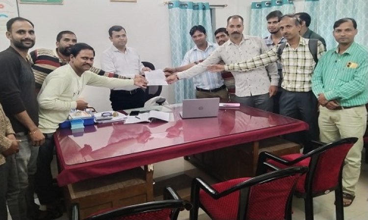 NEWS : वेतन का नहीं हुआ भुगतान, तो ये कर्मचारी परेशान, आज इन्हें सौंपा ज्ञापन, की ये बड़ी मांग, मामला चीताखेड़ा का, पढ़े आजाद मंसूरी की खबर