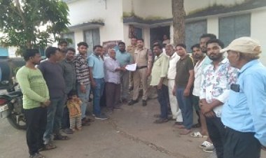 BREAKING NEWS। पिछले मंगलवार चीताखेडा युवती की आत्महत्या, करता था इरफान नामक युवक नाजायज रूप से परेशान, समाजजन सहित भारी भीड़ पहुंची चौकी,कानूनी कार्यवाही कर न्याय दिलाने की करी मांग,पढ़े खबर