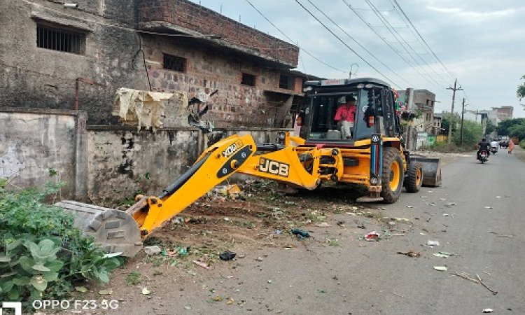 NEWS : अयोध्या बस्ती के मुख मार्ग पर पहुंचा नगर परिषद का बुलडोजर, चलाया सफाई अभियान, मंडी प्रशासन ने अवैध गेट को किया सील, पढ़े नरेंद्र राठौर की खबर