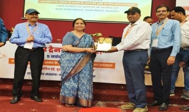 NEWS : आनंद विभाग का राज्य स्तरीय सम्मेलन भोपाल में संपन्न, प्रमुख सचिव ने कमलाशंकर विश्वकर्मा को किया सम्मानित, पढ़े खबर