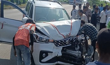 BIG BREAKING : महू-नीमच हाईवे पर हादसा, अर्टिका कार और बोलेरों की भिड़ंत, मचा हड़कंप, मौके पर लोगों की भीड़, क्या कोई जनहानि भी हुई, पढ़े नरेंद्र राठौर की खबर